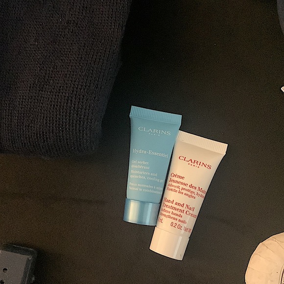 On the go travel essentials ✈️🚗🚍⛴️⛵️🏍️🚁🚊🚲🚕🧳💼🎒👜 - Picture 5 of 12